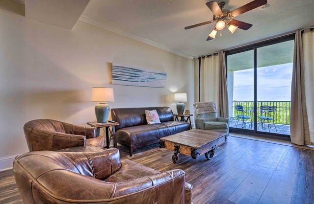 Dauphin Island Condo w/Pool, Balcony & Ocean View