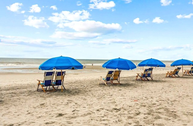 Davis Dunes 2BR Beachfront on Shore Drive w/Stunning Views, Pools & Golf!