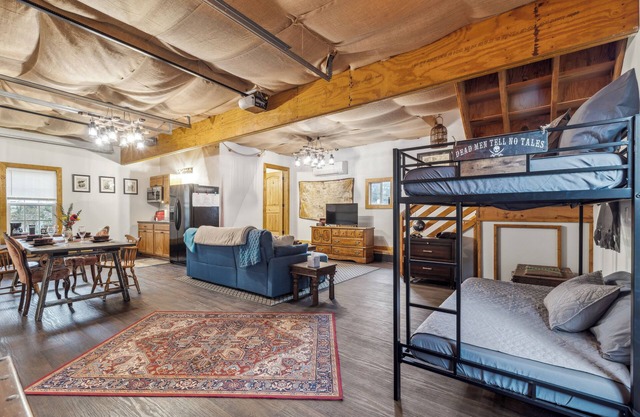 Davy Jones' Loft, Treehouse, and Treasure Hunt!