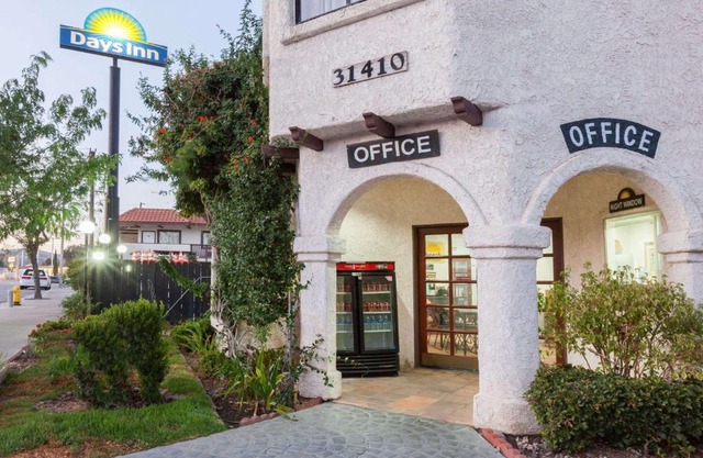 Days Inn by Wyndham Castaic Six Flags Magic Mountain