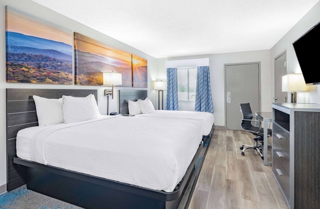 Days Inn by Wyndham Hamilton