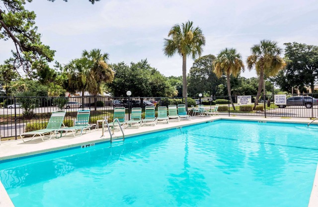 Days Inn by Wyndham Little River