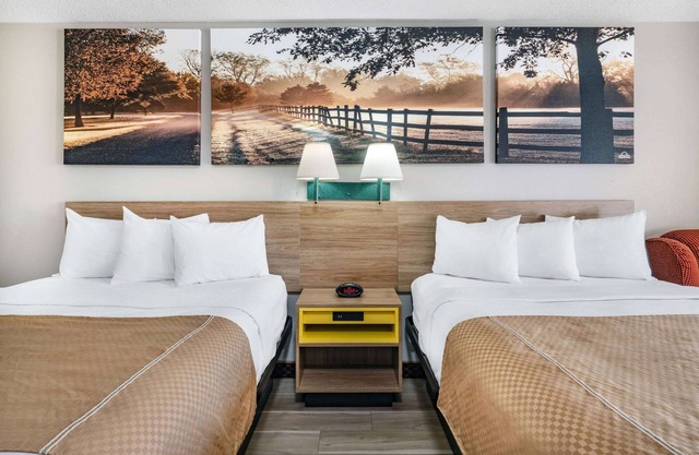 Days Inn by Wyndham Macon I-475