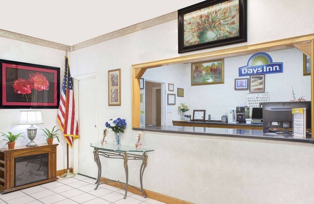 Days Inn by Wyndham Newton