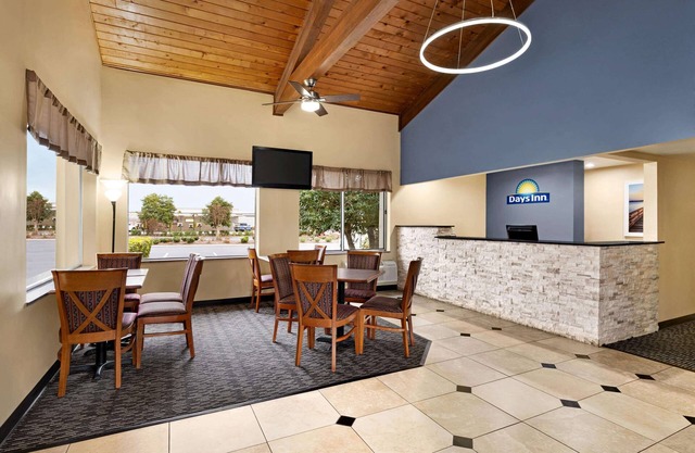 Days Inn by Wyndham Oak Ridge Knoxville