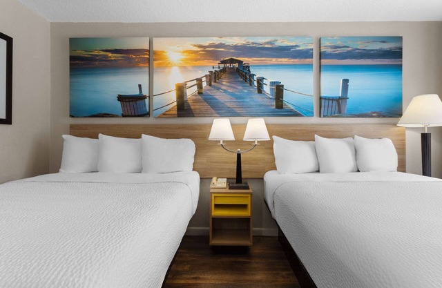 Days Inn by Wyndham St. Petersburg Central