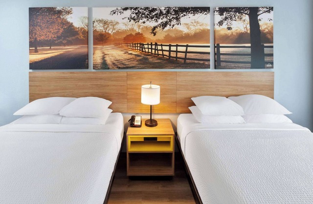 Days Inn & Suites by Wyndham Siler City