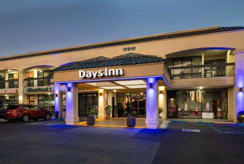 Days Inn & Suites by Wyndham Artesia