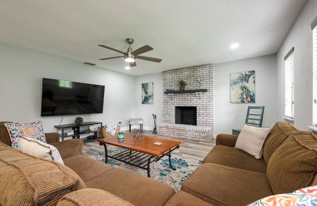 Daytona Buy! Mins from Beaches, Speedway, Airport
