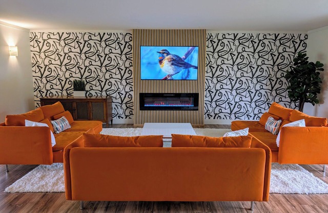 Dazzling Design, Hot Tub, Huge Rooms, Privacy, 20 acres