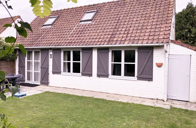 De Panne: 6 pers. fisherman's house in a holiday resort with pool/WiFi