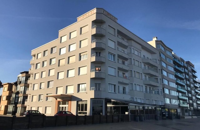 De Panne Luxury Apartment with character