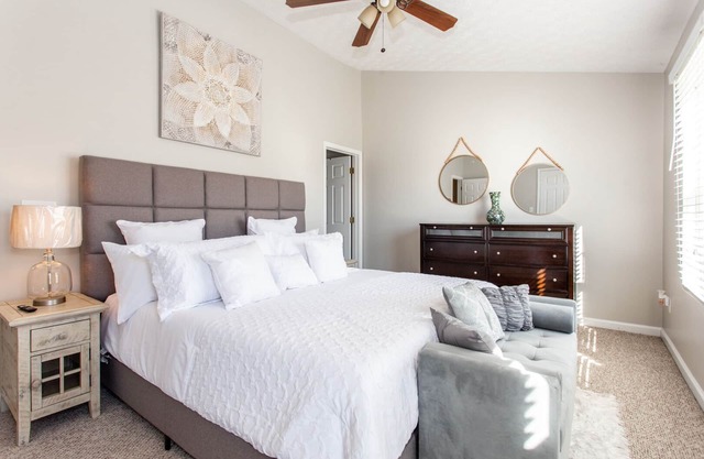 Decatur Gem w/King Bed, WiFi & Parking