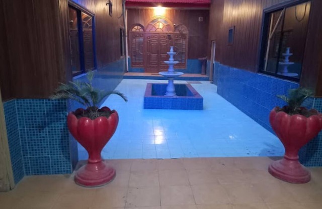 Decent Lodges Hotel