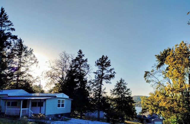 DECK, Hiking, CAVES, kayak, Lake access, WiFi, Amphitheater, HAHA State Park