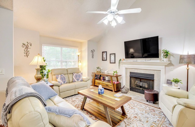 Deck & Yard: Savannah Area Retreat!