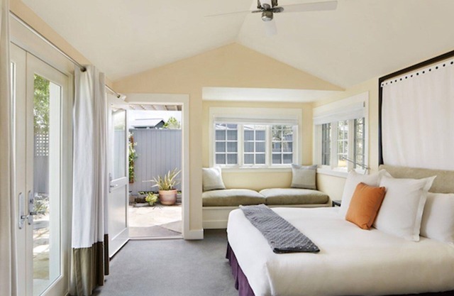 Decorative 3 BR Home w/Free WiFi, Pool Access, Parking & Grill Access