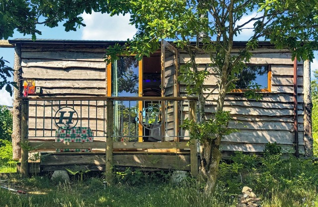 Deer Close - UK45787