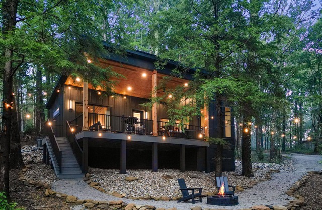 Deer Hollow | Brand New | Covered Hot Tub