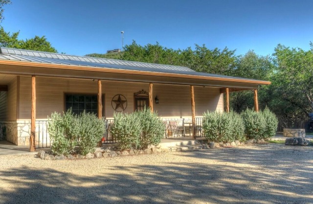 Deer Trail @ Frio River Vacation Rentals