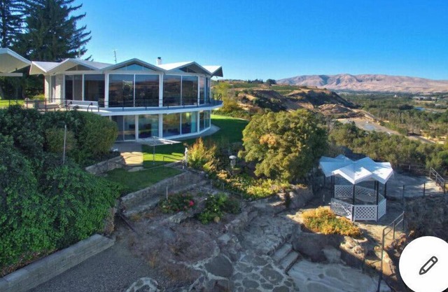 Del Prado Estates - Breathtaking views, Indoor Pool, Jacuzzi and a Snooker Table