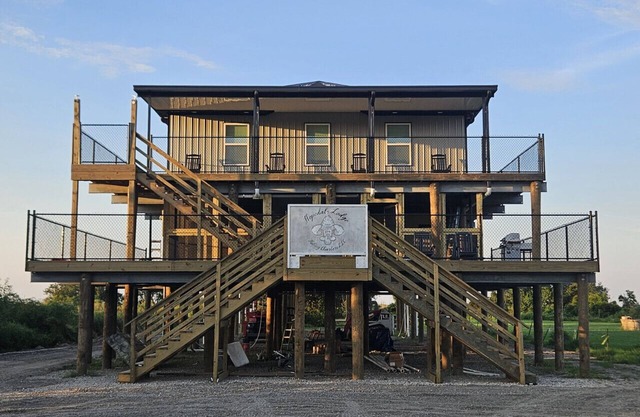 Delacroix- Hopedale Lodge and Fishing Charters. South Louisiana sportsman`s paradise premier lodging and fishing adventure