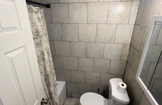 Delightful apartment with AC in Lansdowne