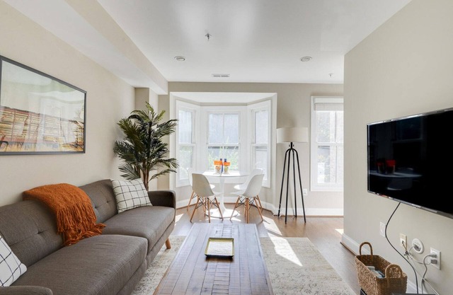 Delightful Dupont Circle 1BR w/W/D, nr Metro & Nightlife, by Blueground