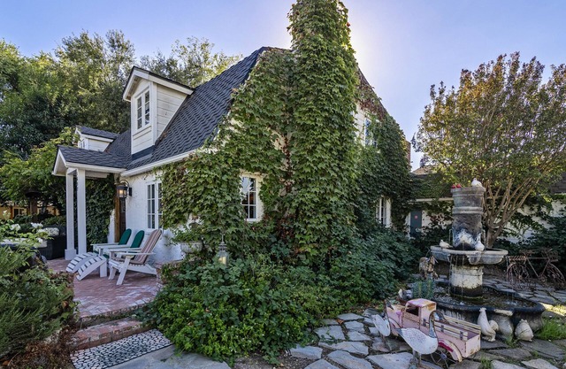 Delightful Dutch Farmhouse Main