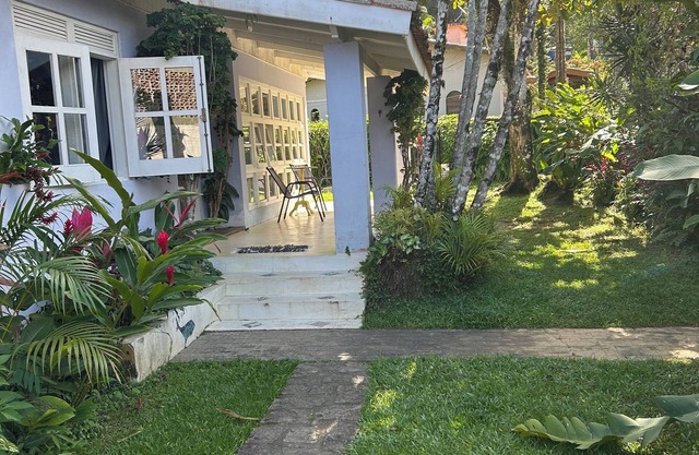 Delightful house 100 m from the beach, 3 bedrooms (two suites), 2 bathrooms.