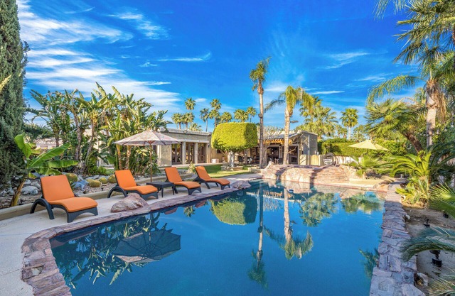 Delightfully spacious 4BR estate w big pool, games, walk downtown