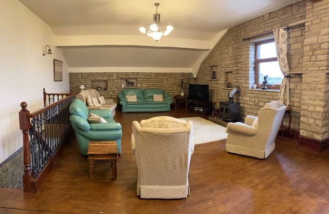 Delph Cottage set in lovley hamlet of Briercliffe