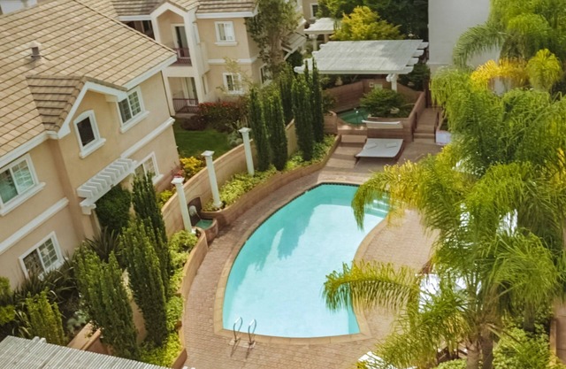 Deluxe 1 King at The Grand Hotel, Onsite Pool, Pet-Friendly Property