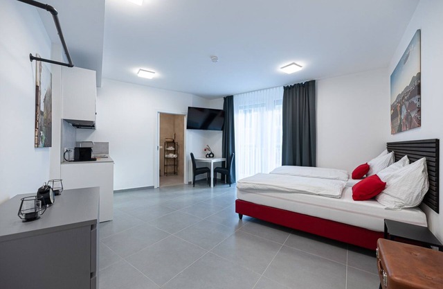 Deluxe 12 - Twin Room with Kitchen