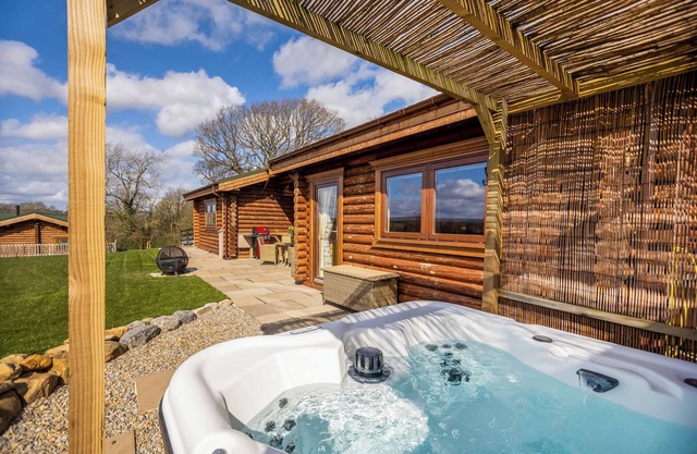 Deluxe and spacious lodge finished to the highest standard.