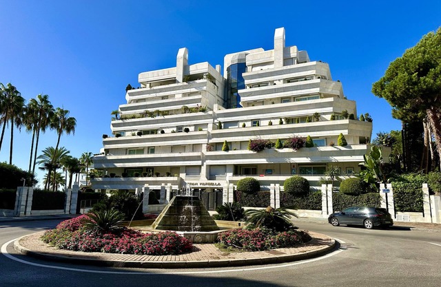 Deluxe Apartment 'Gran Marbella' with Mountain View, Wi-Fi and Air Conditioning