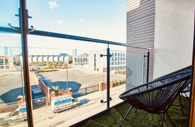 Deluxe City Centre Apt Balcony & View & Free Parking