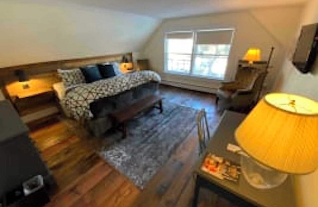 Deluxe King - 2nd floor in Historic Inn