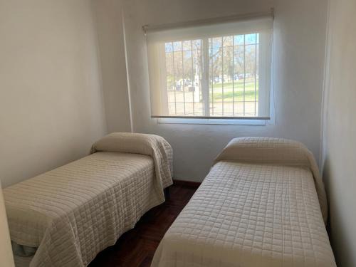 Departamento frente al río