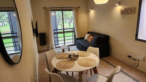 Departamento Centrico con vista única a Plaza Sarmiento