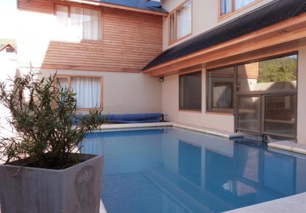 Departamento con pileta climatizada Roca