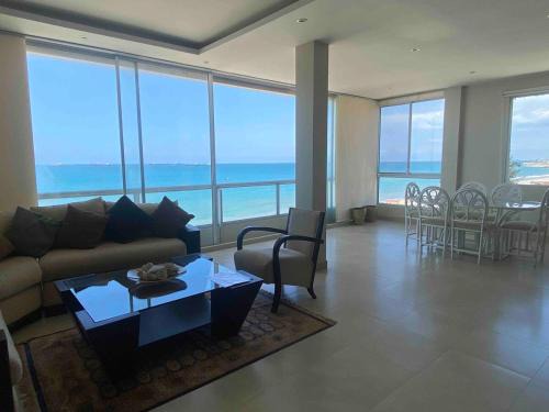 Departamento al pie del mar con hermosa vista