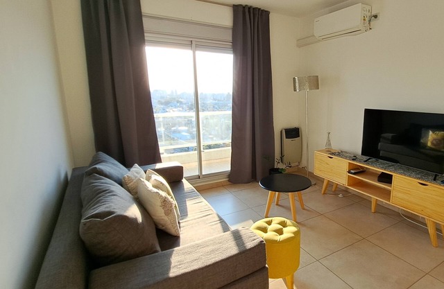 Departamento Montevideo Gran Vista y Ubicación con Parking Para 4 Personas