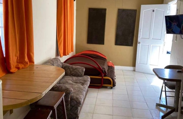 Departameto centro de Mty. con A/C