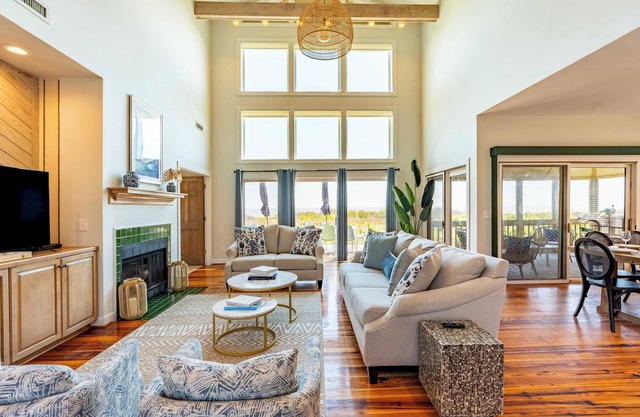 Derby by Avantstay Beautiful Oceanfront Home w/Incredible Views