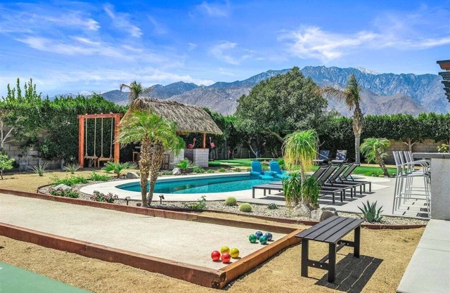 Desert Playground – Palm Springs Oasis with Pool, Spa, Pickleball, Putting Green & More