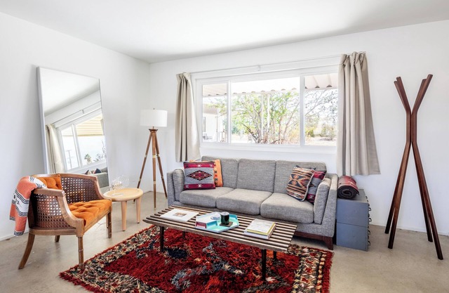 Desert Retreat with Panoramic Mountain Views