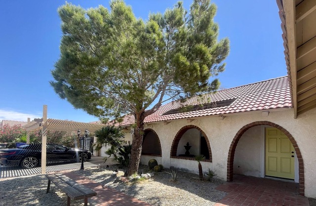 Design newly remodeled villa. 10 minutes from Palm Springs