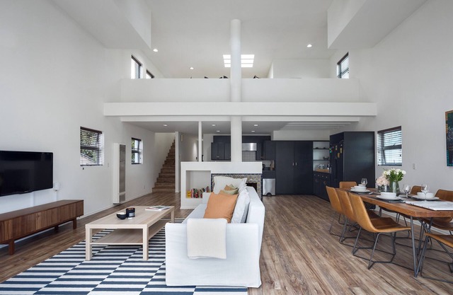 Designer Loft with parking 5min to the beach !