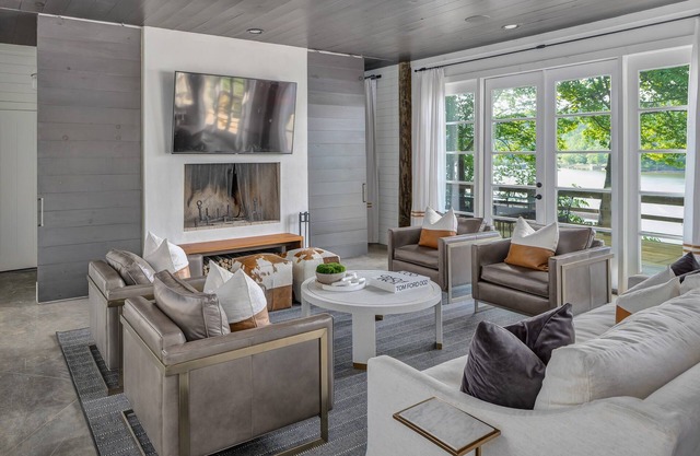 Designer Luxury on Smith Lake/Pool/5BR/3BR/Steps to Water!